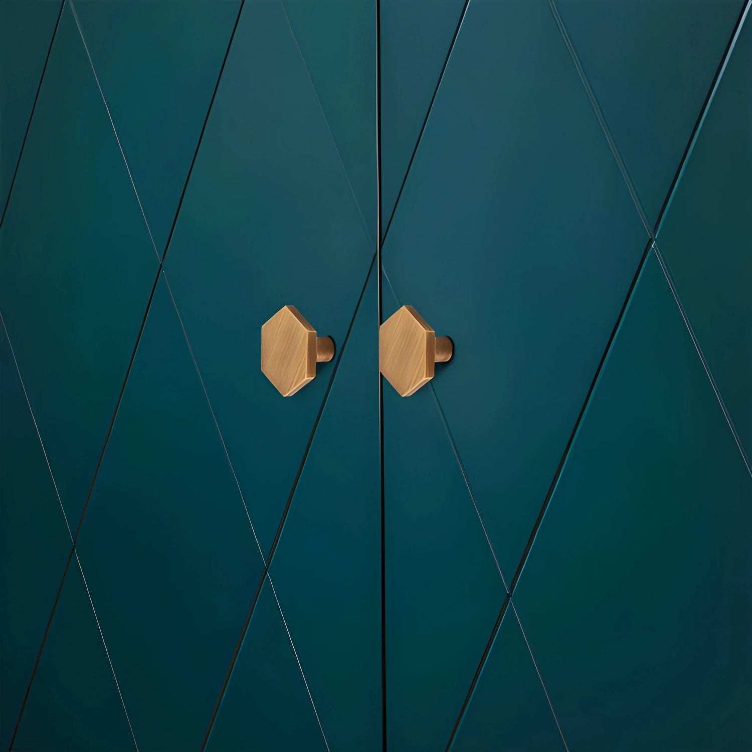 The Mantara B-0131 Zaraya Knob is a modern brass knob in gold, black, and bronze, perfect for drawers, cabinets, and wardrobes.