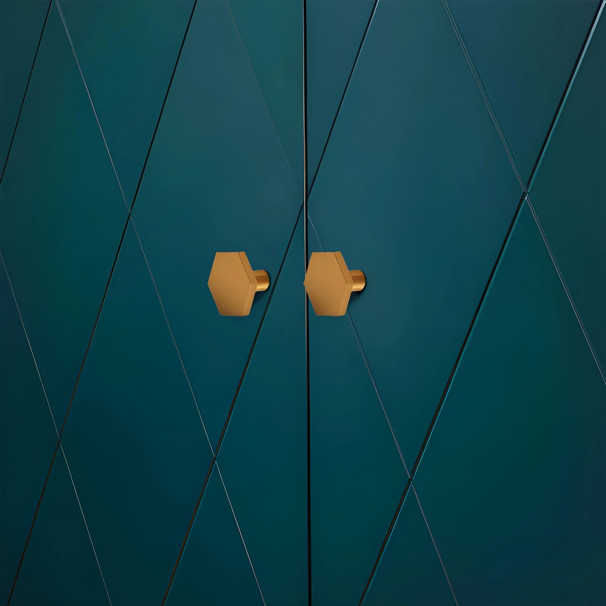 The Mantara B-0131 Zaraya Knob is a modern brass knob in gold, black, and bronze, perfect for drawers, cabinets, and wardrobes.